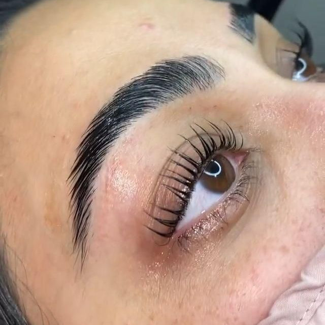 LASH LIFT + TINT